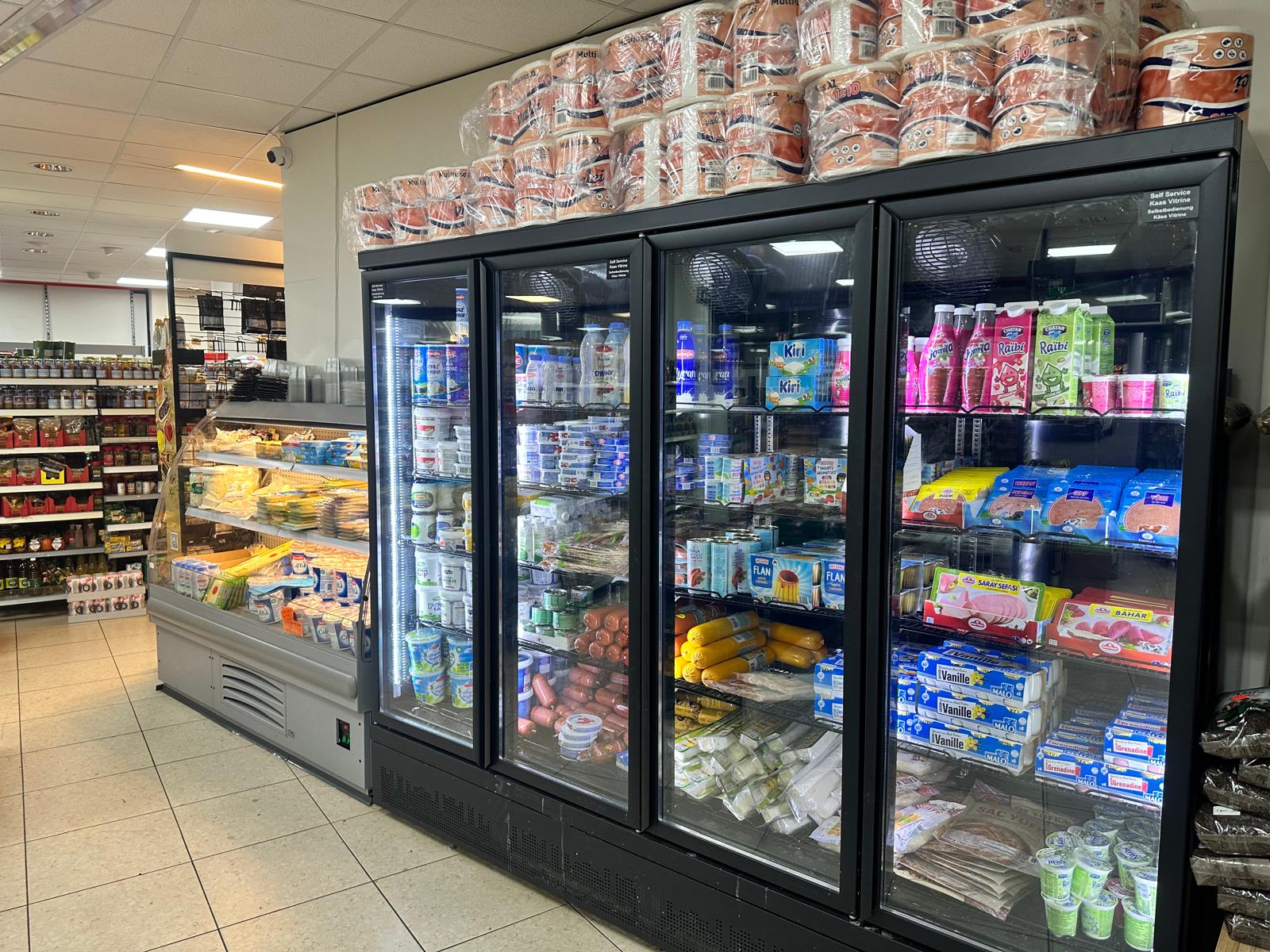 Versmarkt Marjane Leiden – koeling met zuivel en kaas