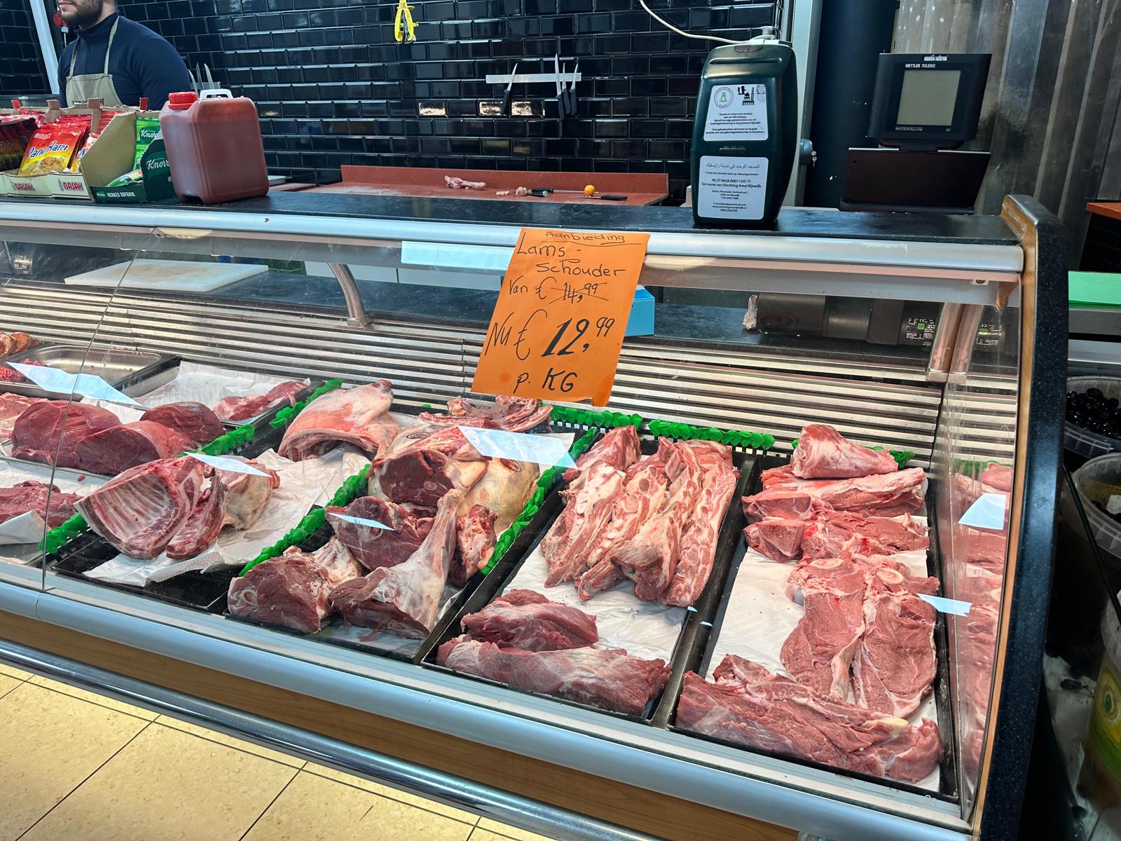 Versmarkt Marjane – aanbieding in de slagerij